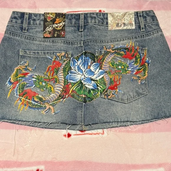 ED HARDY Dragon Womens Denim Mini Skirt - Picture 2 of 3